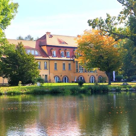 Schloss Цеденік Екстер'єр фото